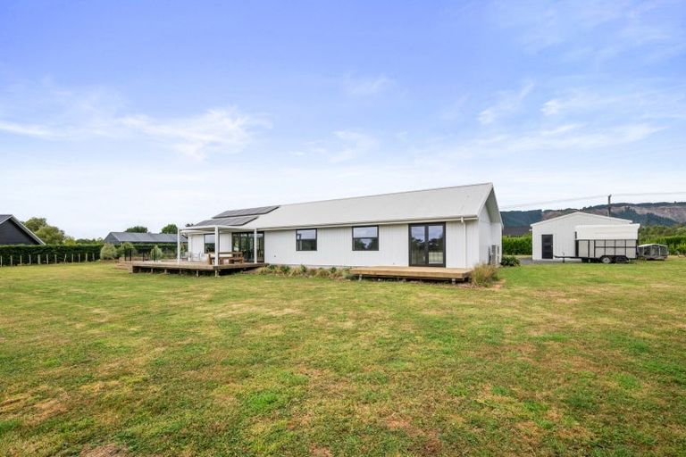 Photo of property in 49 Wakefield Road, Levin, 5571