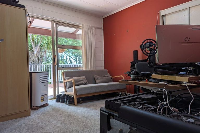 Photo of property in 118b Konini Road, Titirangi, Auckland, 0604