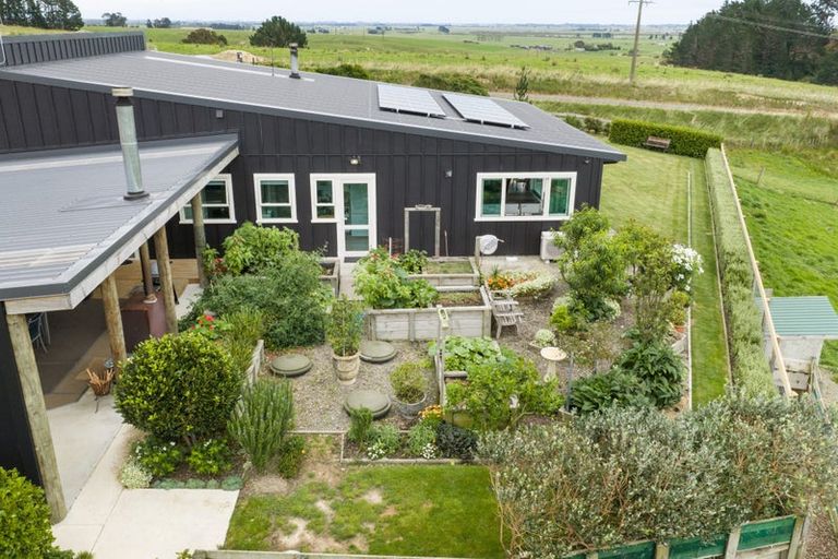 Photo of property in 165 Albert Road, Tokomaru, Palmerston North, 4474