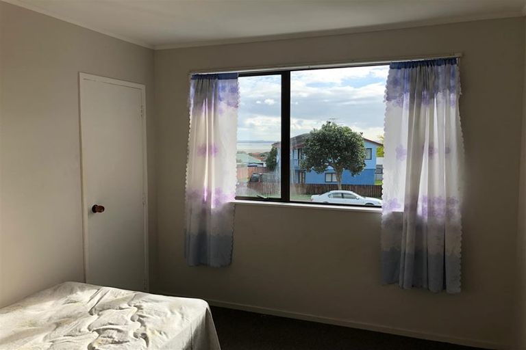 Photo of property in 132 Finlayson Avenue, Clendon Park, Auckland, 2103