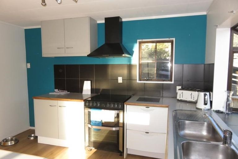 Photo of property in 9 Trinidad Crescent, Grenada Village, Wellington, 6037