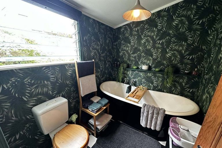 Photo of property in 24 Wales Street, Maori Hill, Dunedin, 9010