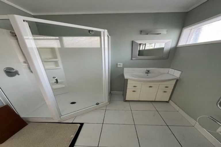 Photo of property in 27 Springfield Street, Forrest Hill, Auckland, 0620