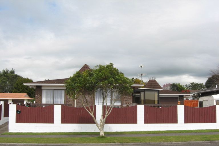 Photo of property in 8 Poplar Grove, Whalers Gate, New Plymouth, 4310