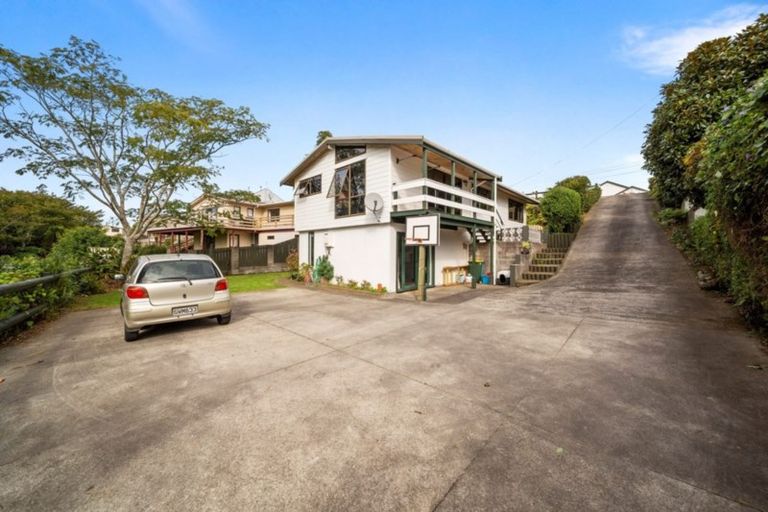 Photo of property in 40 Omata Road, Marfell, New Plymouth, 4310