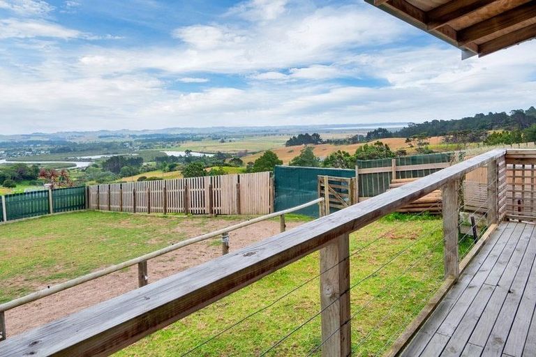 Photo of property in 69 Pipitiwai Drive, Helensville, Kaukapakapa, 0871