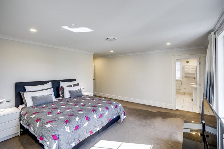 Photo of property in 22 Burbury Ridge, Havelock North, 4130