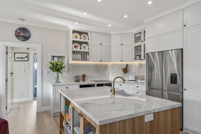 Photo of property in 17 Moreton Road, Carterton, 5713