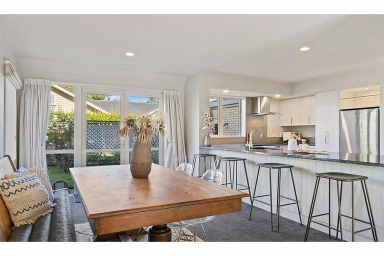 Photo of property in 17 Acorn Close, Waltham, Christchurch, 8023