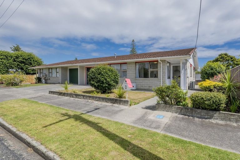 Photo of property in 2a Anzac Road, Otaki, 5512