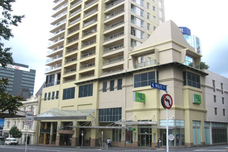 Photo of property in Quay West Apartments, 903/8 Albert Street, Auckland Central, Auckland, 1010