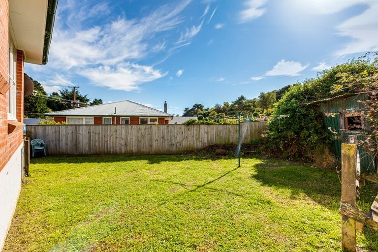 Photo of property in 28 Durham Street, Cannons Creek, Porirua, 5024