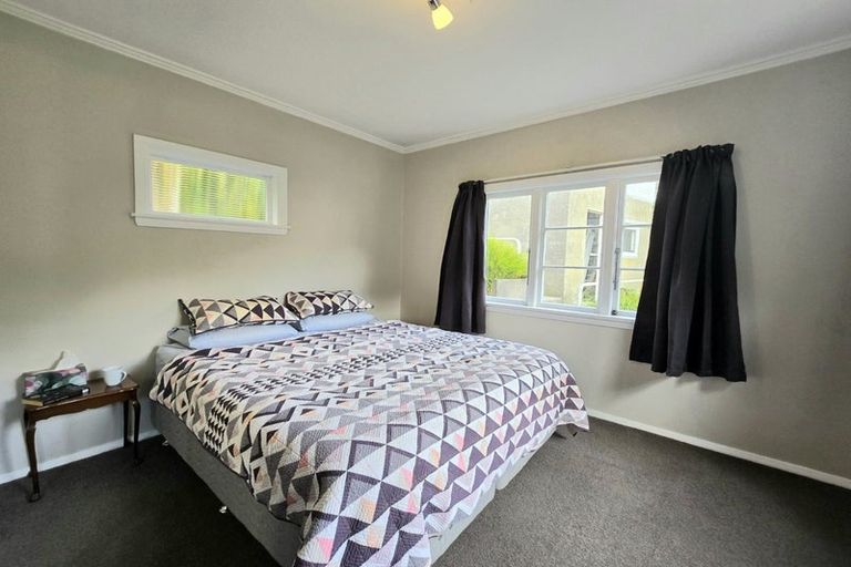 Photo of property in 28 The Drive, Tawa, Wellington, 5028