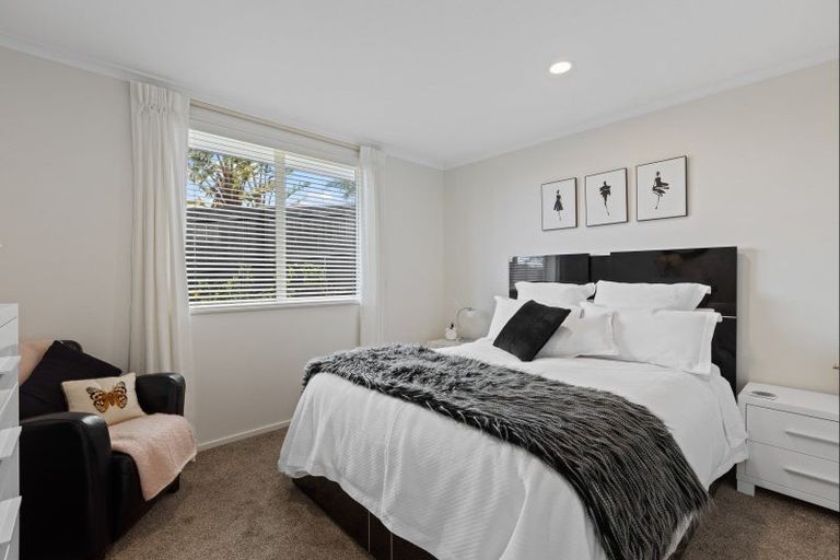Photo of property in 29 The Ritz, Orewa, 0931