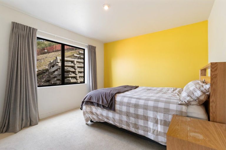 Photo of property in 60b Wynyard Crescent, Fernhill, Queenstown, 9300