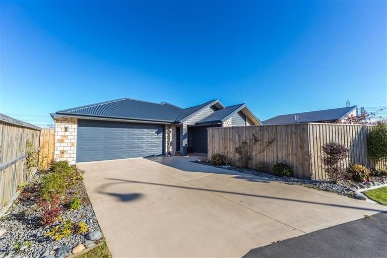 Photo of property in 8 Venerable Terrace, Yaldhurst, Christchurch, 8042