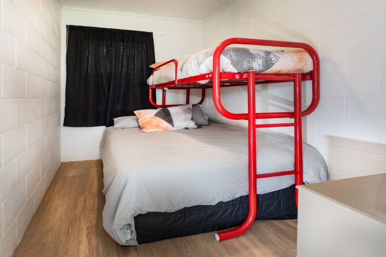 Photo of property in 320 Ocean Road, Whangamata, 3620