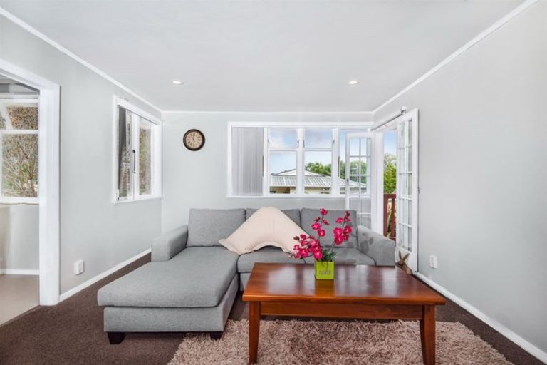 Photo of property in 121a Moire Road, West Harbour, Auckland, 0618