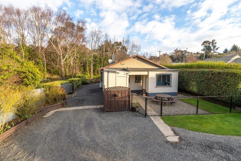 Photo of property in 101 Main South Road, Green Island, Dunedin, 9018