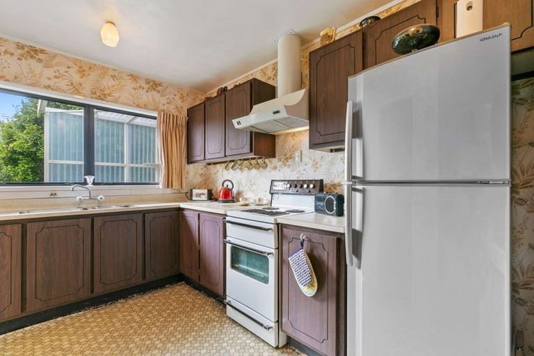 Photo of property in 2/16 Litten Road, Cockle Bay, Auckland, 2014