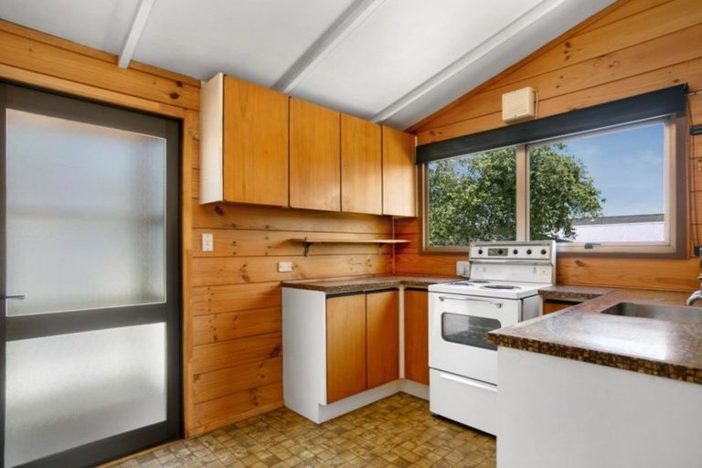 Photo of property in 1/11 Ingle Avenue, Waipahihi, Taupo, 3330