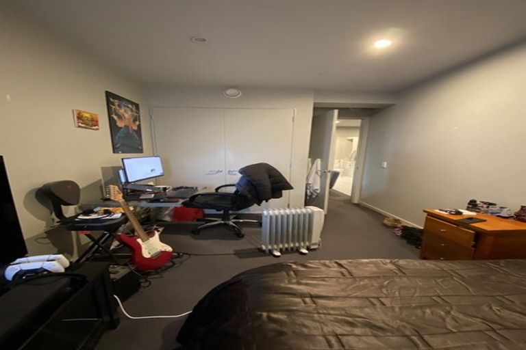 Photo of property in 16 Austin Street, Mount Victoria, Wellington, 6011