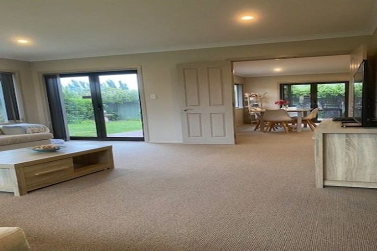 Photo of property in 15 Delta Mews Place, Clive, 4102