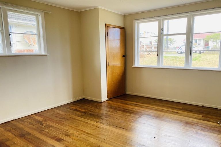 Photo of property in 13 Miranda Street, Cannons Creek, Porirua, 5024