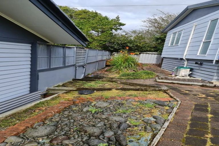 Photo of property in 11 Rerewai Place, Kelston, Auckland, 0602