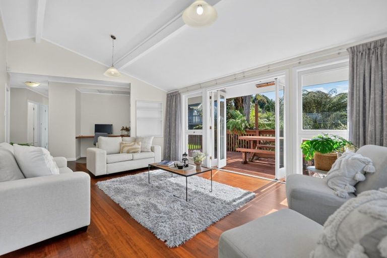 Photo of property in 18 Totara Drive, St Andrews, Hamilton, 3200