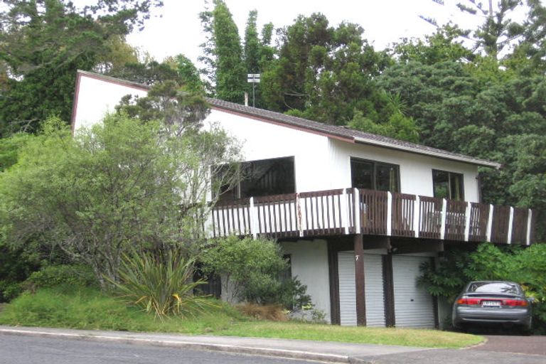 Photo of property in 7 Anchor Place, Beach Haven, Auckland, 0626