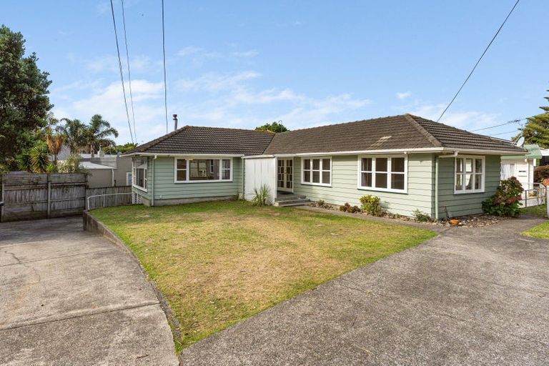 Photo of property in 9 Bluegum Road, Paraparaumu Beach, Paraparaumu, 5032