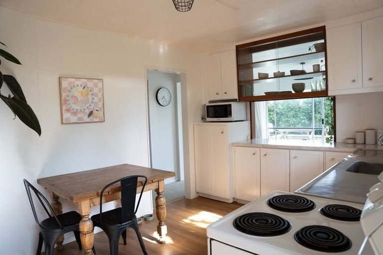 Photo of property in 3/237 Courtenay Street, Strandon, New Plymouth, 4312