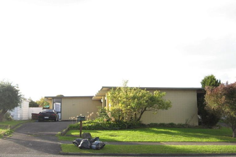 Photo of property in 80 Reeves Road, Pakuranga Heights, Auckland, 2010