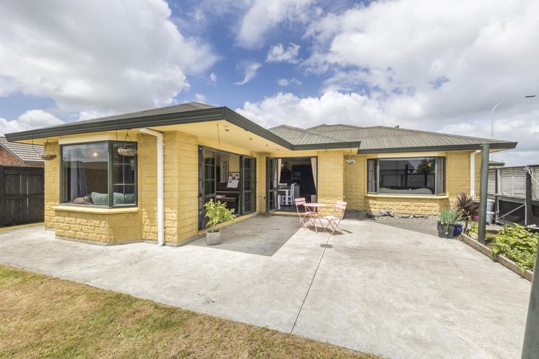 Photo of property in 145 Schnell Drive, Kelvin Grove, Palmerston North, 4414