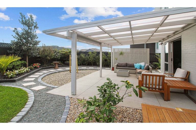 Photo of property in 30 Arthur Rolfe Lane, Swanson, Auckland, 0614