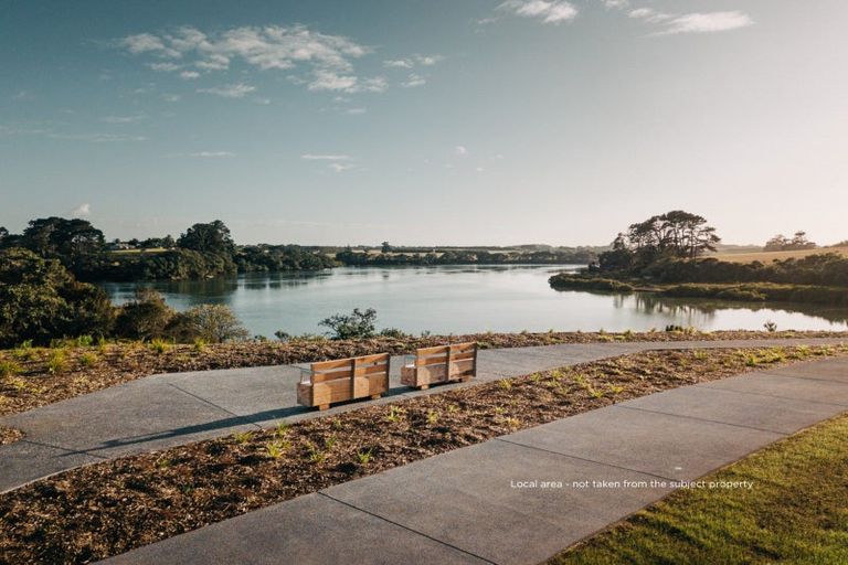 Photo of property in 6 Omahuru Road, Glenbrook, 2681