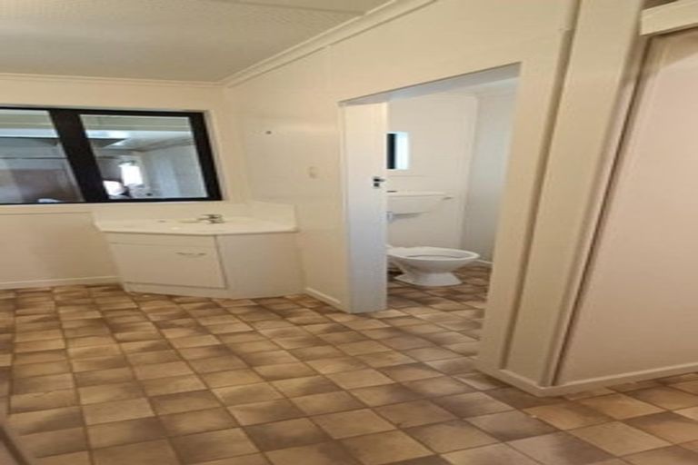 Photo of property in 83 Albert Street, Winton, 9720