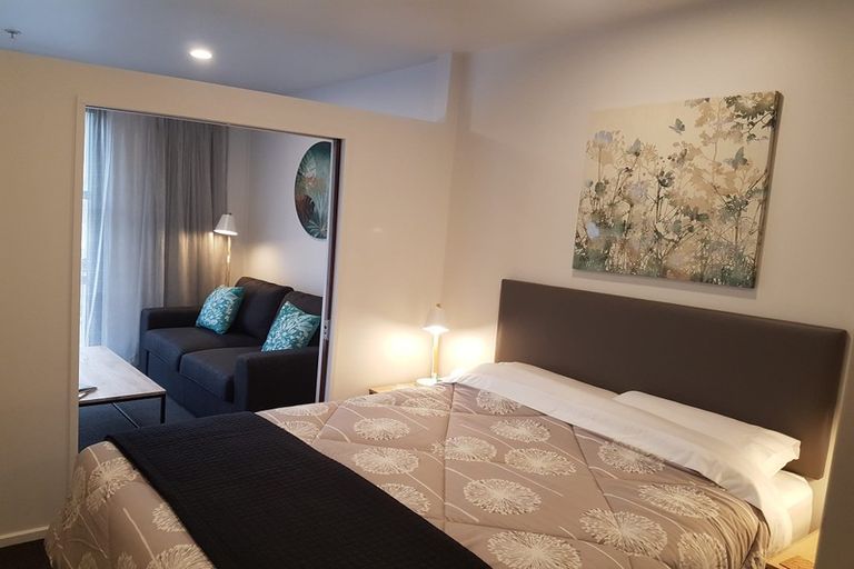 Photo of property in Atrium Towers, 4n/154 The Terrace, Wellington Central, Wellington, 6011