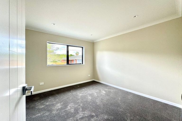 Photo of property in 8b Kelvyn Grove, Hillpark, Auckland, 2102