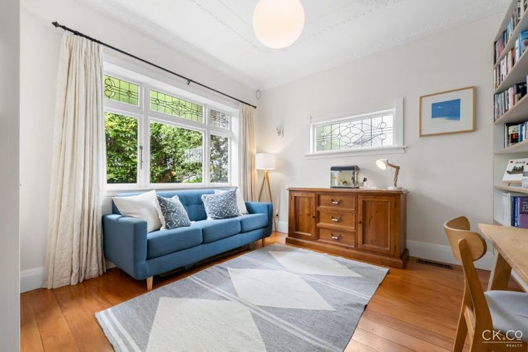 Photo of property in 17 Saint Albans Grove, Woburn, Lower Hutt, 5010