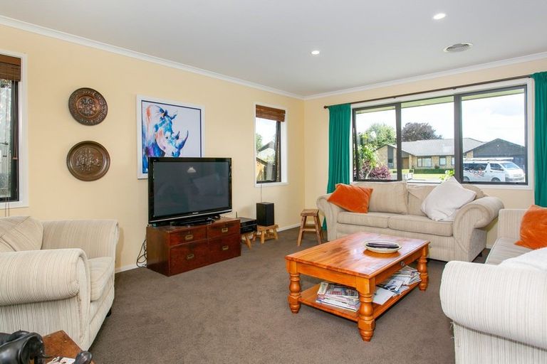 Photo of property in 15 Twin Willow Close, Cambridge, 3434