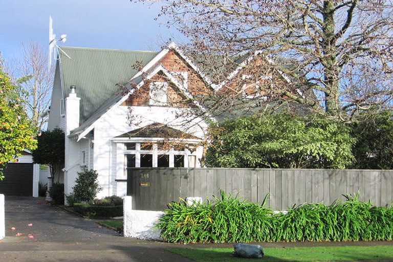 Photo of property in 244 Victoria Avenue, Hokowhitu, Palmerston North, 4410