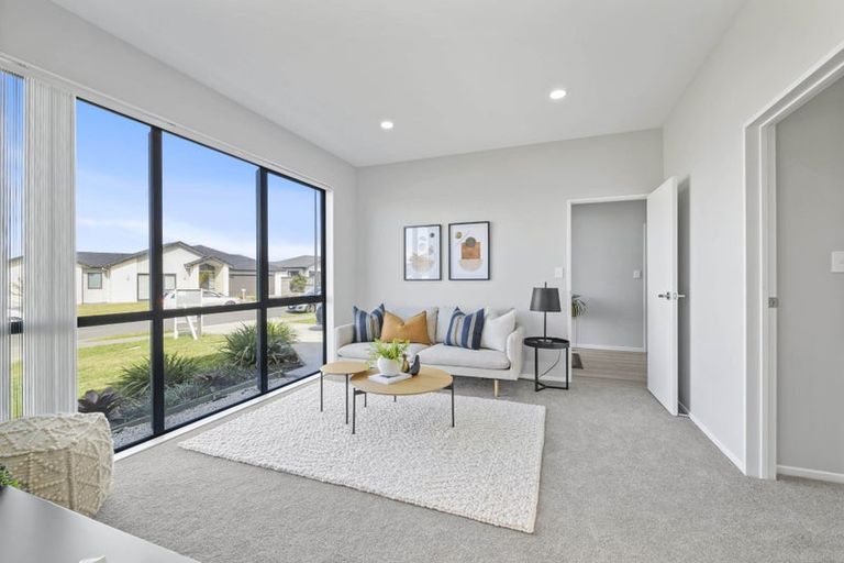 Photo of property in 27 Surf View Crescent, Red Beach, 0932