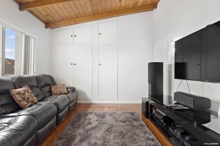 Photo of property in 287 Te Atatu Road, Te Atatu South, Auckland, 0610