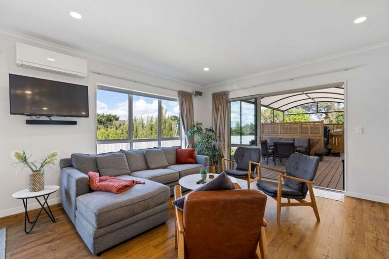 Photo of property in 9 River Road, Te Atatu Peninsula, Auckland, 0610