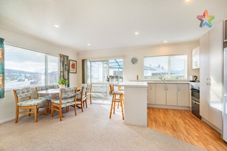 Photo of property in 10 Woodland Mews, Wainuiomata, Lower Hutt, 5014