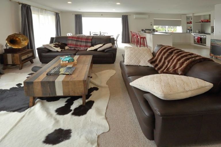 Photo of property in 9 Wawatai Drive, Karaka, Papakura, 2113