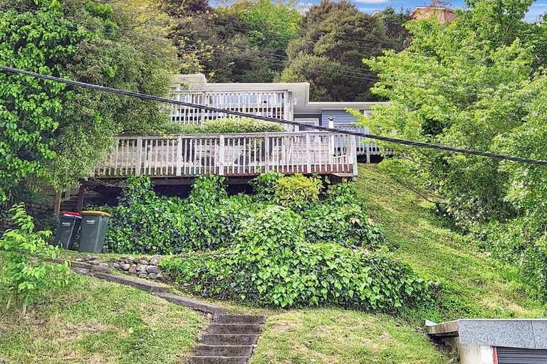 Photo of property in 16 Manor Drive, Stokes Valley, Lower Hutt, 5019