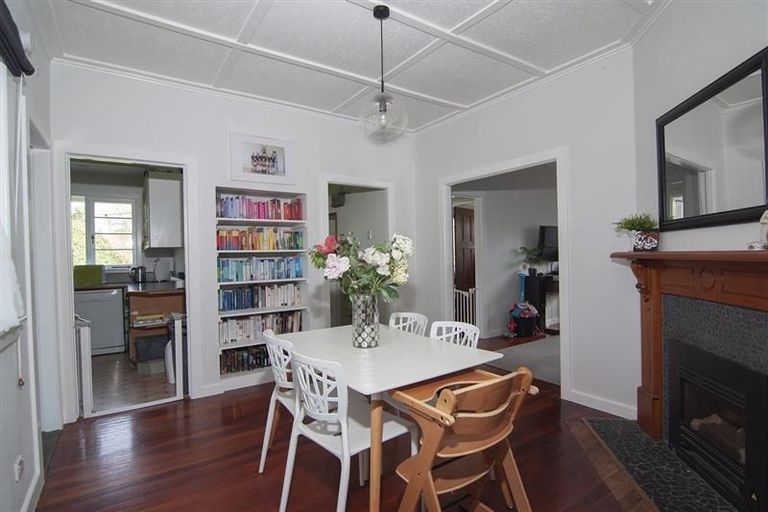 Photo of property in 16 Burrows Place, Frankton, Hamilton, 3204